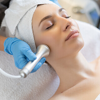 KosmoGlow facial