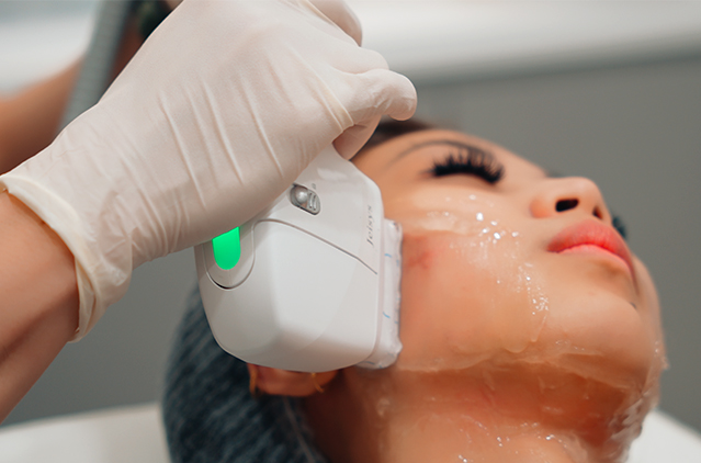 Skin Tightening treatment with HIFU