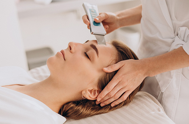 Brightening Facials: Your Ticket to Radiant, Even-Toned Skin | Kosmoderma