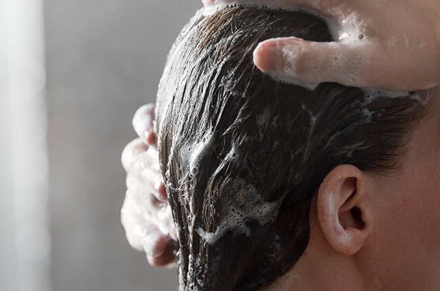 Top Factors To Consider When Selecting A Hair Fall Control Shampoo | Kosmoderma