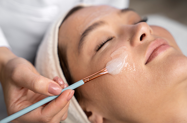 Are Phenol Peels Dangerous? Dermatologists Weigh in on the Risks and Benefits | Kosmoderma