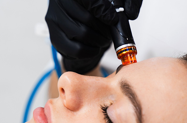 Kosmo Glow Facial Vs Hydrafacial: Which Would Be Better Suited To Your Skin! | Kosmoderma